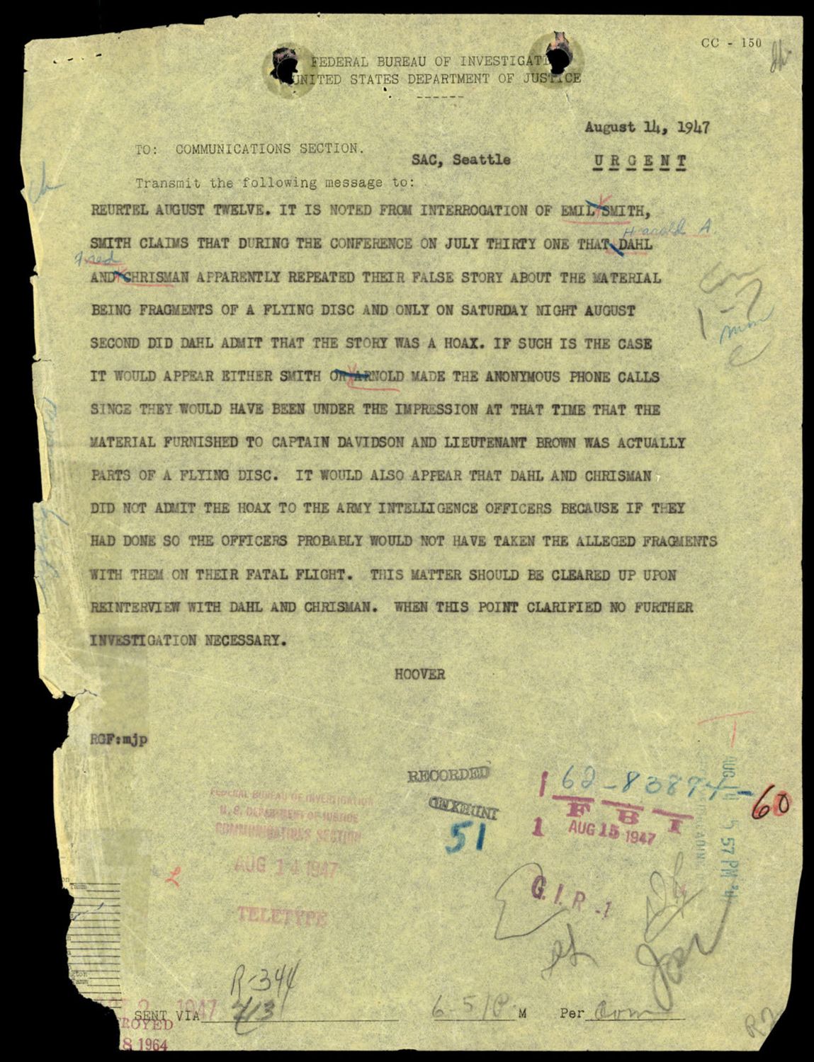 1947년 8월 14일 후버 FBI 국장이 시애틀 SAC에게 보낸 긴급 텔레타이프. 에밀 스미스 심문 결과 — 달과 크리스먼의 이야기가 날조였음이 밝혀지는 경위를 담았다. 'HOOVER' 서명. p.28