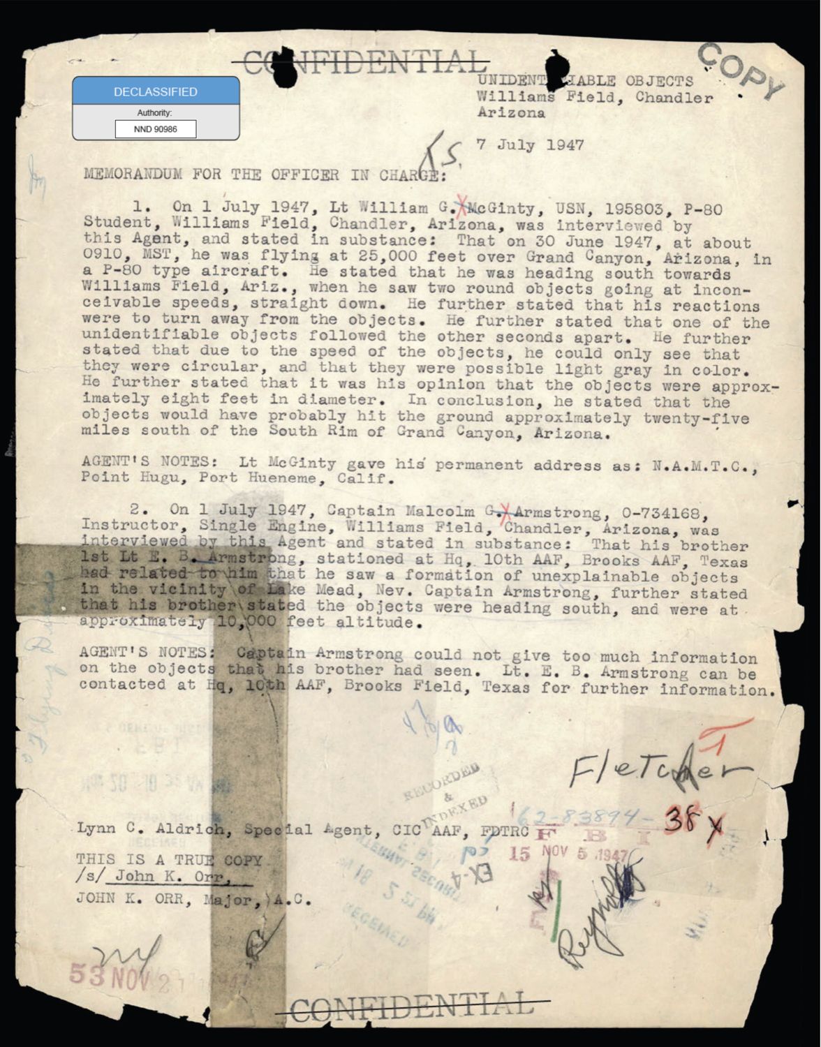 1947년 7월 7일자 방첩대 메모. P-80 훈련생 매긴티 중위가 그랜드 캐니언 상공 2만 5천 피트에서 믿기지 않는 속도로 수직 하강하는 원형 물체 두 개를 봤다고 진술했다. 상단에 CONFIDENTIAL 도장. p.136