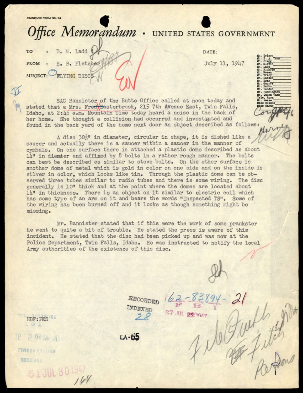 1947년 7월 11일 FBI 내부 메모. 아이다호주 트윈폴스에서 발견된 지름 30½인치 원반의 플라스틱 돔·볼트·진공관·'Inspected TS' 각인이 상세히 기술됐다. p.79